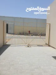 7 open yard + show room for rent