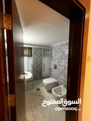  20 شقة فارغة - ام السماق - 3نوم 1ماستر - ارضية - ترسات خارجية - موقع مميز