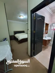  8 شقة مع روف منفصل  للبيع 319م. في ام السماق مقابل مطعم ورد تصلح للسكن او الاستثمار وبسعر مغررري