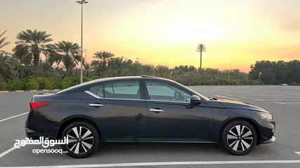  14 Nissan Altima 2022 only 1400km