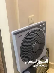  1 طاولة طعام ايكيا طاولة مع 2كراسي 45 دينار مروحية منظدية صغيرة 10 دينار  مكواة بخار جديدة 15 دينار
