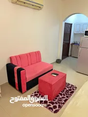  5 استديو ( مؤثث بالكامل ) متكون من غرفة وحمام ومطبخ تحضيري في العذيبة شارع 18 نوفمبر قريب مطار مسقط