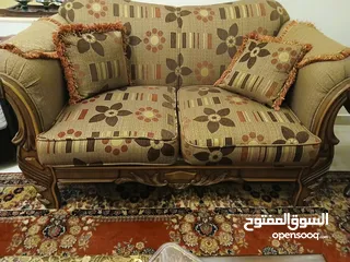  3 طقم كنب وطاولات