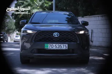  17 سيارة للإيجار تويوتا راف 4 كروس 2025 زيروو فل اوبشن بانوراما * *** المكتب الدبلوماسي لتأجير السيارات