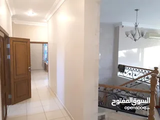  12 فيلا مستقلة للإيجار مفروشة بالكامل مكونه من 5 نوم