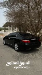  2 Lexus LS 460