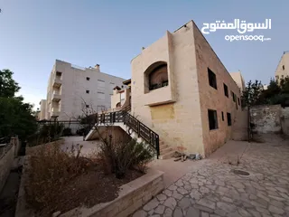  5 منزل مستقل للبيع الجبيهة بالقرب من دوار المنهل  منزل للبيع - الجبيهة بالقرب من دوار المنهل