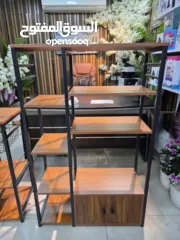  3 ستاند  خشب وحديد – مع خزانة العرض: 80 سم الارتفاع: 128 سم خزانة سفلية ببابين لتخزين مرتب ومخفي