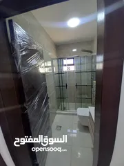  4 شقة فاخرة للبيع مع اطلالة رائعة و موقع مميز