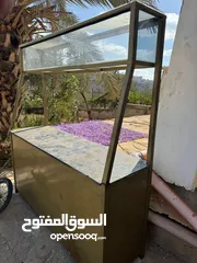  1 ثلاجة محل للبيع مستعملة