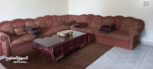  6 sofas and a table