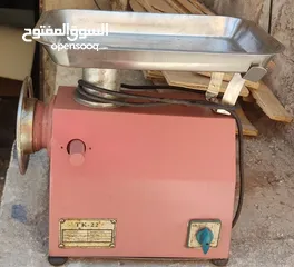  7 ماكنة فرم اللحوم الصناعية مقاس 22 شغالة 100%