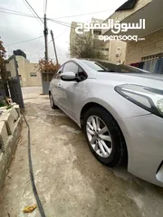  4 سيارة KIA K3 2017 بحالة ممتازة للبيع 1600 cc لون رمادي