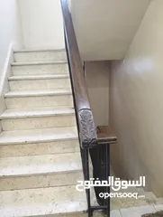  2 دربزين حديدي مستعمل للبيع بحالة الوكالة 5 قطع مع الخشب
