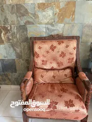  1 طقم كنبايات وطاولة سفره و طاولة وسط وخزانة كورنر كامل