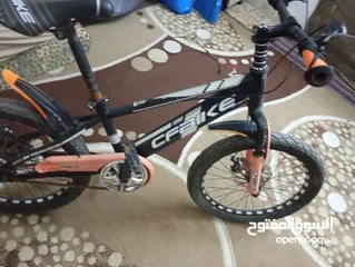  6 بسكليت دراجه هوائيه للبيع مستخدم خفيف جدا السعر ممتاز