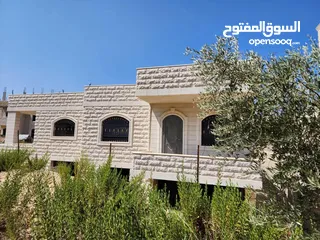  7 فلل للبيع في منطقة سردا