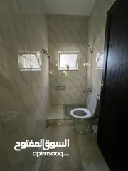  6 شقة طابقية للبيع