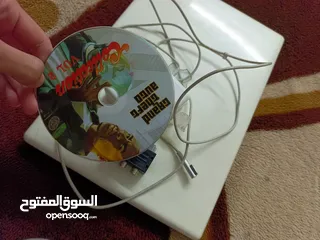  4 ماكبوك مشطوب