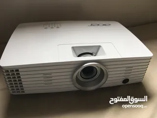  5 Acer P1185 3200 lumens HD Projector