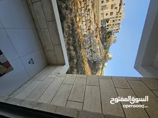  12 شقه مفروشه للايجار