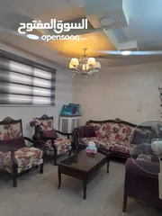  1 منزل مميز جداًَ للبيع في مخيم إربد