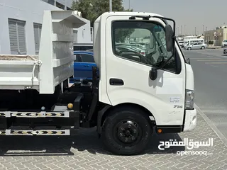  10 HINO 300 Tipper pickup 2018