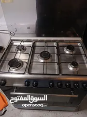  1 طباخ ونسا ايطالى نظيف جدا