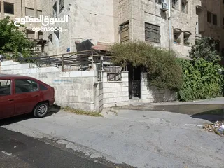  21 شقه ارضيه للبيع كاش او اقساط عن طريق البنك العربي الإسلامي الدولي في عمان حي نزال على الشارع الرئيسي