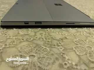  1 Microsoft Surface Pro (5th Gen)