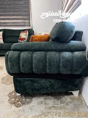  7 أثاث نظيف ( غرفة نوم ، غرفة جلوس ، غرفة ضيوف مع سفره ) شبه جديد