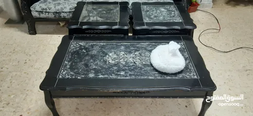  2 طقم كنب للبيع مع طاولات