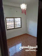  24 عمارة ثلاث طوابق للبيع في المنارة بسعر لقطة
