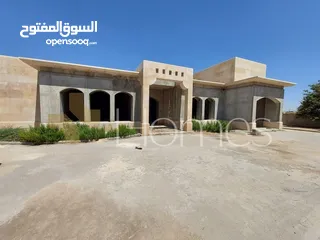  1 قصر في مرحلة العضم في دابوق جاهز للبيع بمساحة أرض 3250م