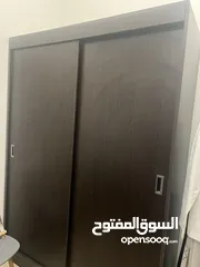  1 Wardrobe with very good conditions sliding door خزانة ملابس باب سحاب بحالة ممتازة