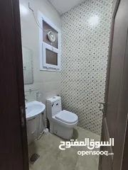  10 شقة واسعة ونظيفة جدا للايجار فالقرم Clean and big flat in Qurum