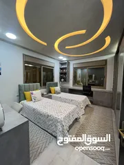  13 فيلا شبه قصر للبيع 3 طوابق