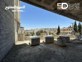  3 شقة سكنية عظم بمساحة واسعة طابق اول مع ترس بالقرب من وسط البلد مقابل مدرس بنات جنين الثانوية
