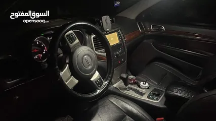  8 Grand Cherokee 2013