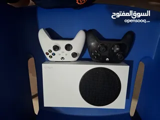  1 اكس بوكس سيريس اس مستعمل 5 واسبوع فقط الجهاز ولا شخط مع ايدتين اصليات السعر 280 غير قابل للنقاش