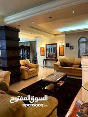  7 شقة في عمارة طابق اول ارضي مطل عالشارع مباشرة