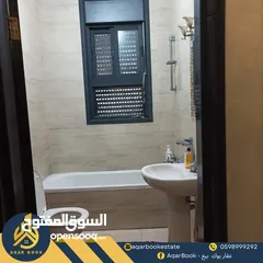  5 بيت مستقل مع مساحة خارجية للبيع  رافات - قرب صيدلية يامن