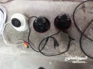  1 متاح 3 كاميرات مراقبة مستعملات تب نضافة شغلات 100/100 معهن سلاكهن أو محولات أو ديفي آر اقرء الوصف