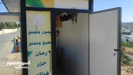  8 كشك للبيع وضع ممتاز جدا  جاهز للعمل  يمكن رفعه في ونش  مع غاز وعصارة برتقال