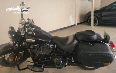  6 HARLEY Davidson Classic Heritage