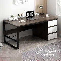  5 مكتب فاخر بتصميم عصري أنيق سطح خشبي متين بلون داكن فاخر يعطي لمسة فخامة  هيكل معدني أسود قوي  .