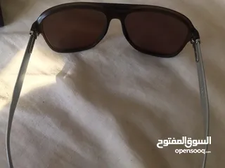  2 نظاره ماركه Gucci  اصليه  ايطاليه مع علبتها الاصليه ايضا