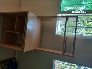  2 3 تخوت مفرد ثنين مع فرشه وواحد من دون فرشه + بوفيهات عدد 2 واحد قطعتين وواحد 3 قطع