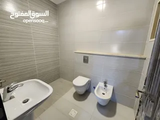 13 شقة فارغة للبيع في منطقة الجبيهة - REF: 14630