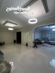  2 في موقع مميز في البنيات منزل فاخر للبيع من ثلاث طوابق بسعر مغري جدا / ref 9481